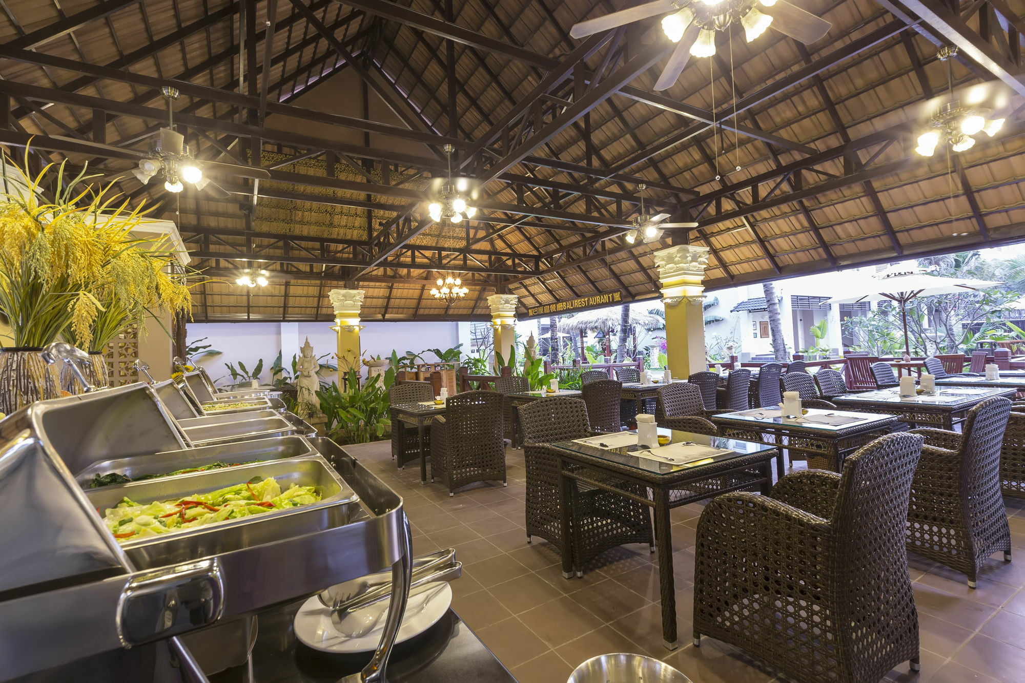 Bali Hotel Phnom Penh Eksteriør billede