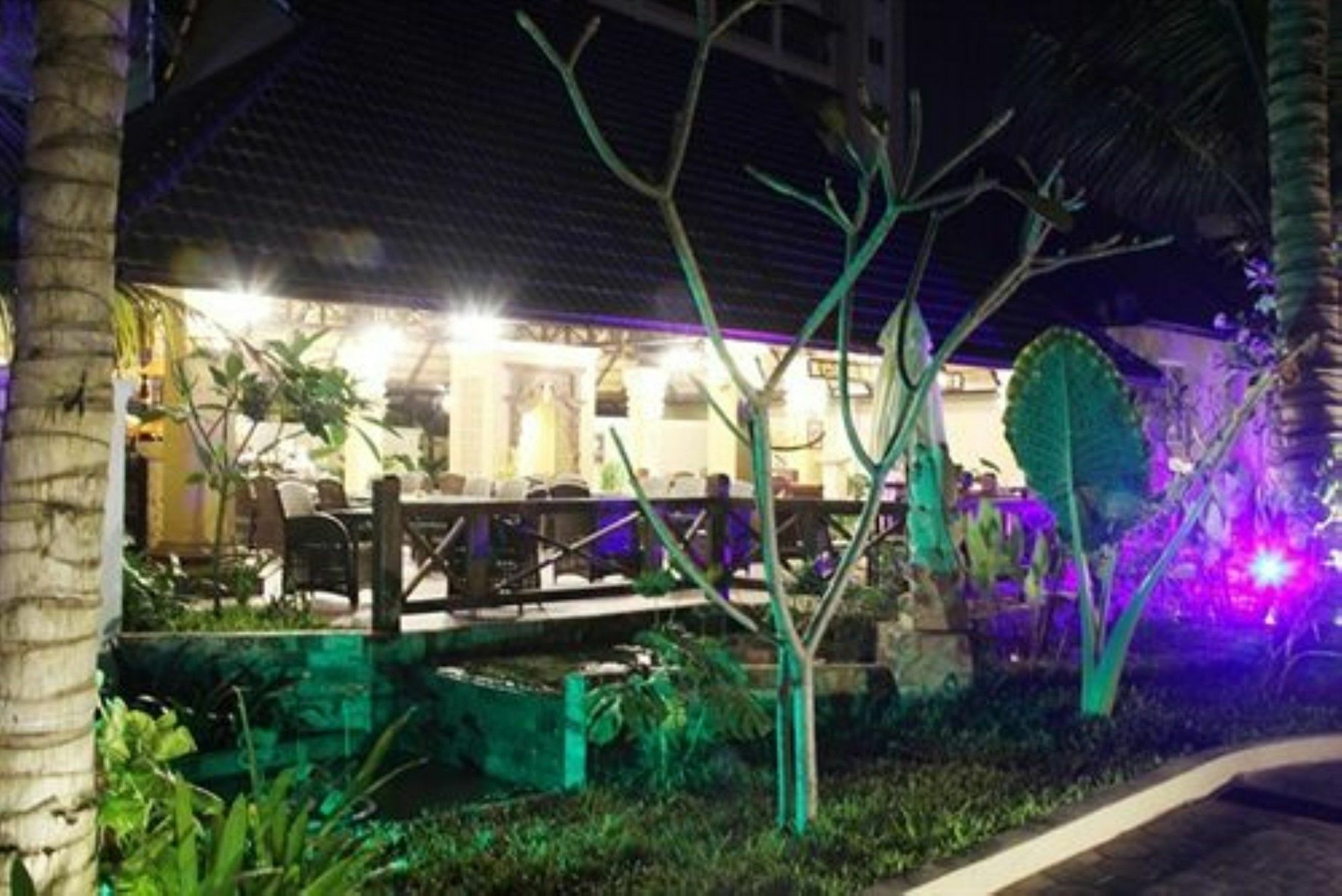 Bali Hotel Phnom Penh Eksteriør billede